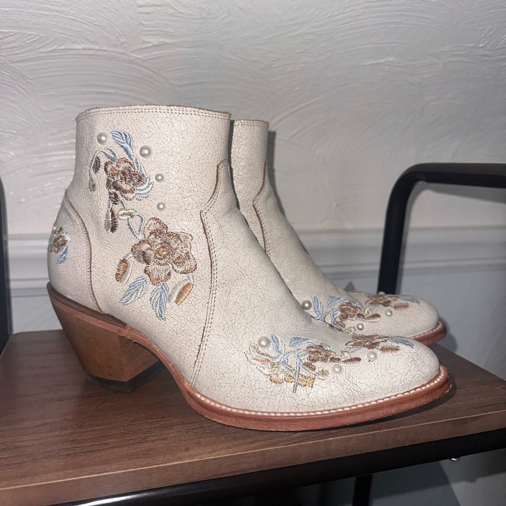 Shyanne Floral Embroidered Cream Ankle Boots